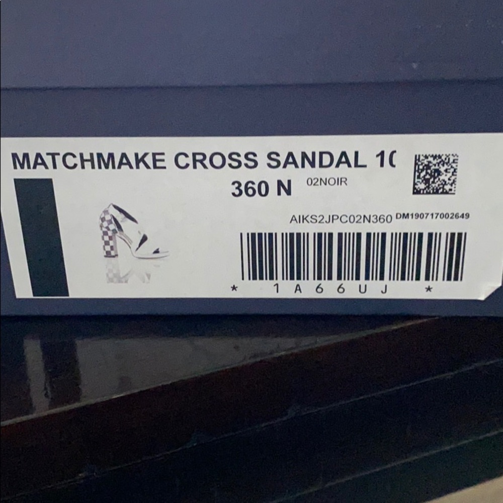 Ladies Louis Vuitton matchmake cross sandals